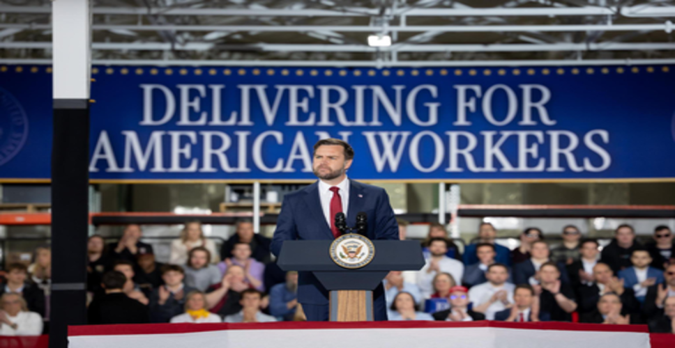 जेडी वेंस ने रोजगार बढ़ाने के प्रयासों को व्यापार से जोड़ा, ईंधन की कीमतों में वृद्धि को 'अस्थायी उतार-चढ़ाव' बताया