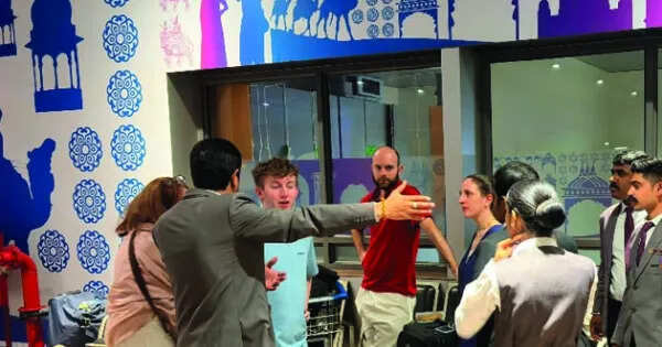 ईरान–इज़राइल तनाव का असर जयपुर एयरपोर्ट पर, फुटेज में जानें खाड़ी देशों की चार उड़ानें पांचवें दिन भी रद्द