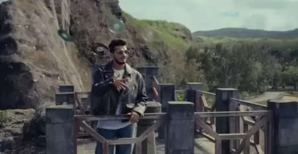 मुनव्वर फारूकी की 'फर्स्ट कॉपी-2' का रोमांटिक गाना रिलीज