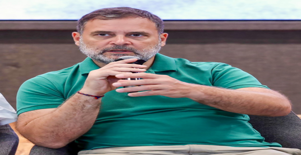 राहुल गांधी ने सीबीएसई के ओएसएम के लिए कॉन्ट्रैक्ट देने की प्रक्रिया में गड़बड़ियों के आरोप लगाए
