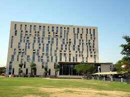 नीरजा मोदी स्कूल मामले में हाईकोर्ट का बड़ा फैसला, CBSE के आदेश पर रोक