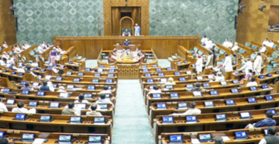 माओवाद के मुद्दे पर संसद में घमासान, शिंदे ने गिनाईं सरकार की उपलब्धियां, कांग्रेस ने किया कड़ा विरोध