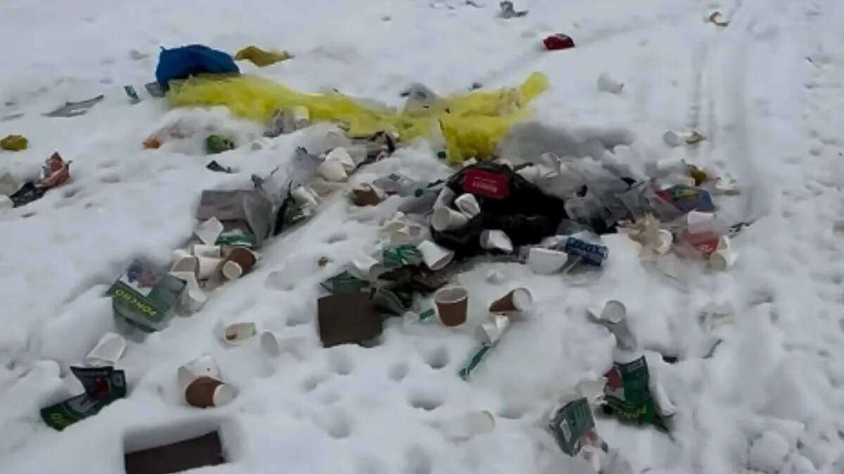 “धरती का स्वर्ग” कश्मीर में गंदगी का ढेर! वायरल वीडियो ने बढ़ाया गुस्सा