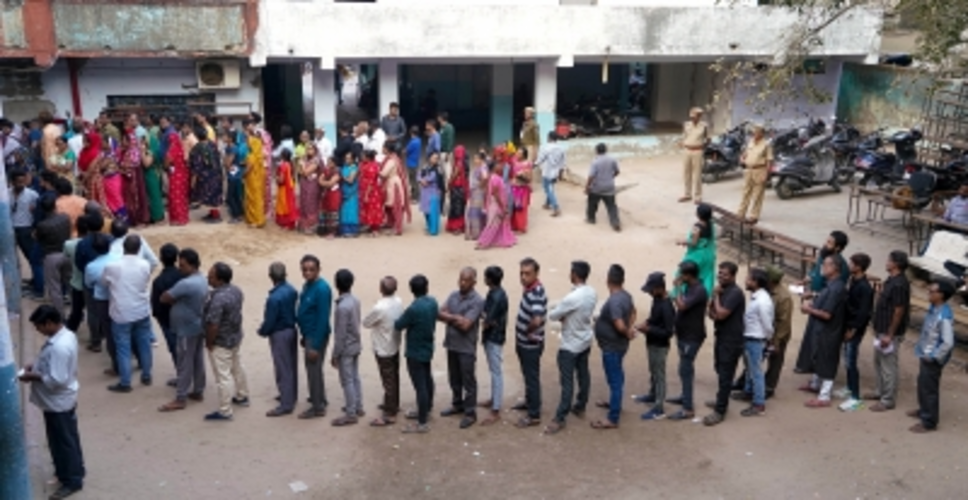 गुजरात: उमरेठ उपचुनाव को लेकर डीजीपी ने की सुरक्षा इंतजामों की समीक्षा, ड्रोन और सीएपीएफ तैनाती पर जोर