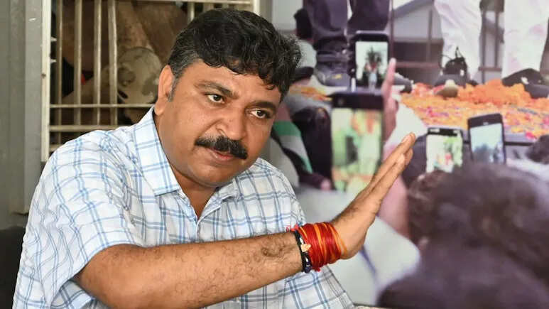 राजस्थान में केंद्रीय फंड में कटौती पर सियासत गरम: टीकाराम जूली ने भजनलाल सरकार से मांगा जवाब