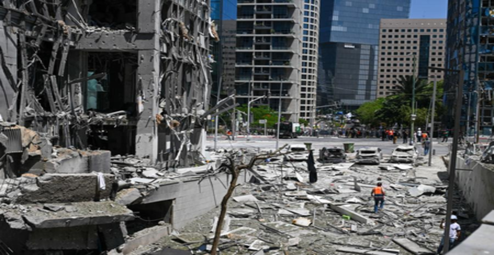 मिडिल ईस्ट में तनाव के बीच अपने नागरिकों को निकालने के लिए अमेरिका ने शुरू कीं चार्टर्ड फ्लाइट