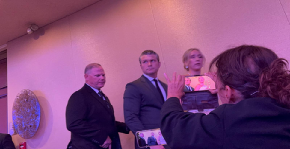 अमेरिका : व्हाइट हाउस कॉरेस्पोंडेंट्स डिनर के दौरान फायरिंग, राष्ट्रपति ट्रंप को सुरक्षित निकाला