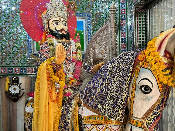 लोकदेवता बाबा रामदेवरा का पवित्र इतिहास, आज भी करोड़ों श्रद्धालुओं की आस्था का केंद्र है रामदेव पीर का धाम