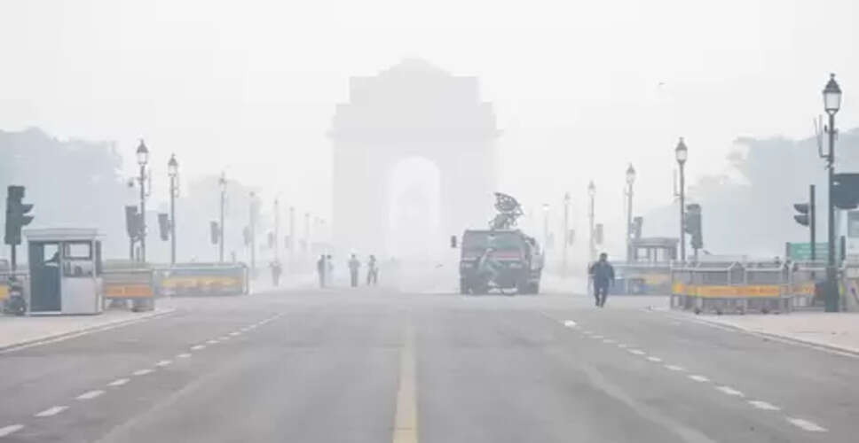 दिल्ली में प्रदूषण की मार से जनता बेहाल, एक्यूआई 'गंभीर' श्रेणी में दर्ज