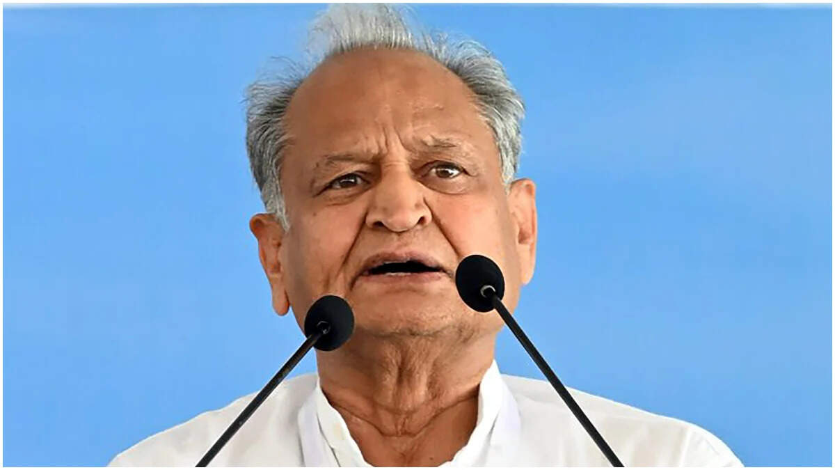 वोटर लिस्ट में फर्जीवाड़े का आरोप, वीडियो में देखें अशोक गहलोत का बीजेपी पर तीखा हमला, अफसरों को दी चेतावनी