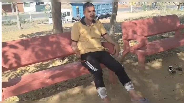 झुंझुनूं में सड़क हादसा: डंपर की चपेट में बुजुर्ग की मौत, ग्रामीणों का पुलिस पर पथराव