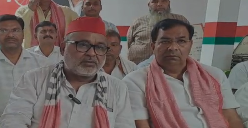 एक व्यक्ति के नाम पर चार-चार वोटर कार्ड, बुलंदशहर की वोटर लिस्ट को लेकर सपा ने लगाया धांधली का आरोप