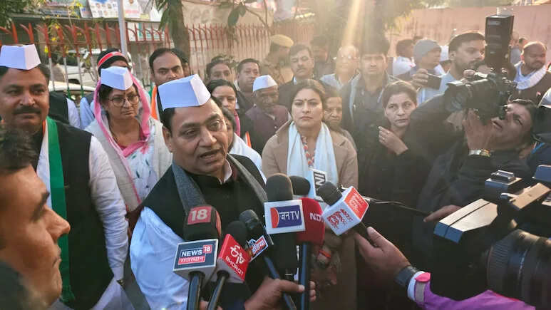 जयपुर में 'संविधान' पर छिड़ी जंग, डोटासरा बोले- पूर्वजों ने कुर्बानी दी है, हम भी आखिरी बूंद तक लड़ेंगे