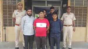 आइकोनिक स्पा सेंटर पर पुलिस का छापा, दो मिनट के वीडियो में जाने 2 युवक गिरफ्तार; ‘ऊंची पहुंच’ की धमकी का दावा