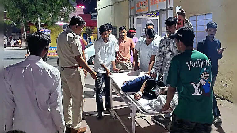 हनुमानगढ़ में दिल दहला देने वाली घटना: महिला ने दो बच्चों संग लगाई फांसी, बेटी की मौत, बेटे की हालत गंभीर