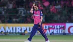 जयपुर में IPL सट्टेबाजी पर बड़ा एक्शन, वीडियो में देंखे कपड़ा फैक्ट्री में चल रहा था करोड़ों का अवैध कारोबार