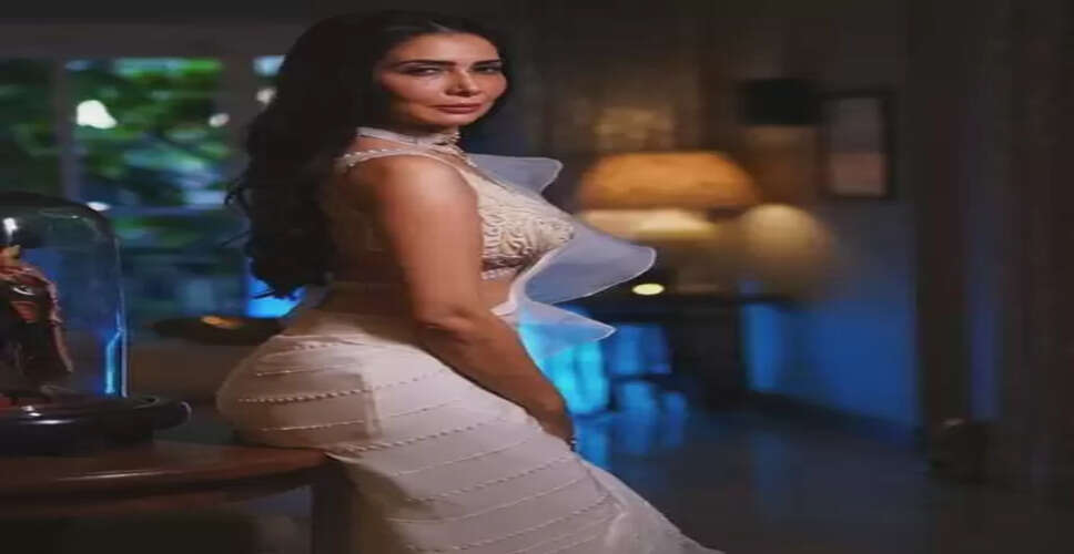 डेब्यू फिल्म से छाईं, लेकिन पटरी पर नहीं दौड़ी करियर की गाड़ी, कहां हैं 'मोहब्बतें' की मासूम 'संजना'