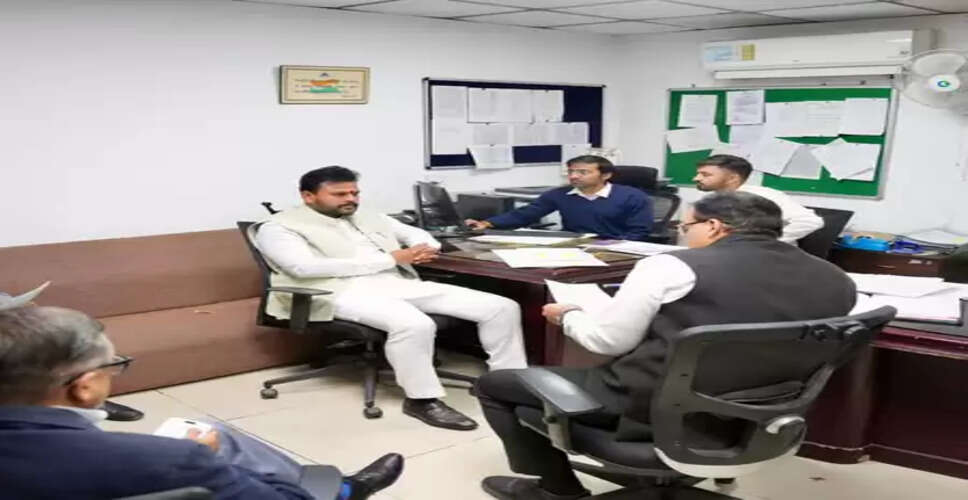 इंडिगो संकट के बीच केंद्रीय मंत्री राम मोहन नायडू ने किया कंट्रोल रूम का दौरा