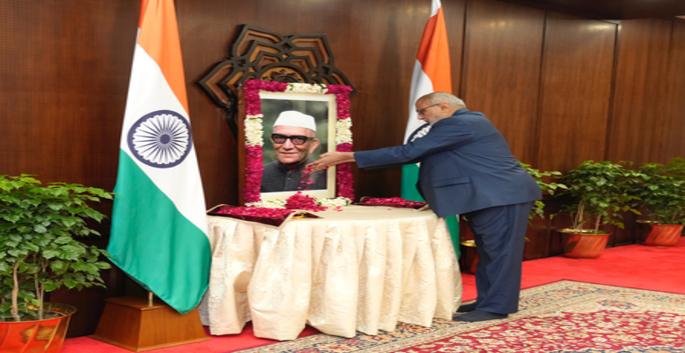 उपराष्ट्रपति सीपी राधाकृष्णन ने पूर्व प्रधानमंत्री मोरारजी देसाई को दी श्रद्धांजलि