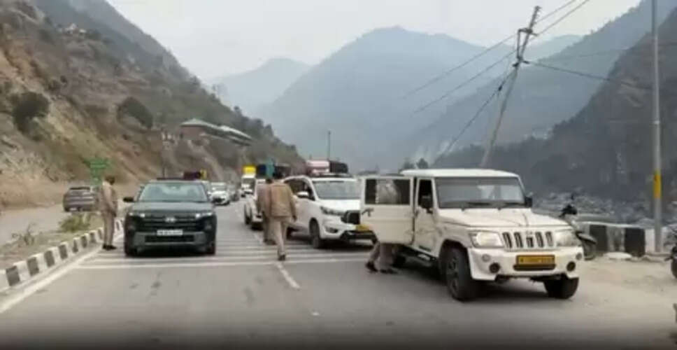 हिमाचल प्रदेश : नए साल पर पर्यटकों का जमावड़ा, मंडी पुलिस सुरक्षा में तैनात