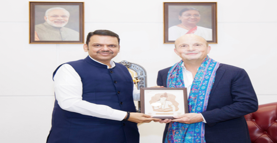 सीएम देवेंद्र फडणवीस ने मैग्नम आइसक्रीम कंपनी के सीईओ से की मुलाकात, मुंबई को ग्लोबल हब बनाने पर चर्चा