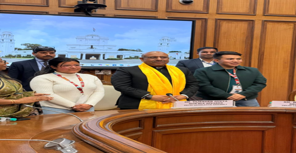 लद्दाख के छात्रों का दिल्ली में स्वागत, किया विधानसभा का दौरा