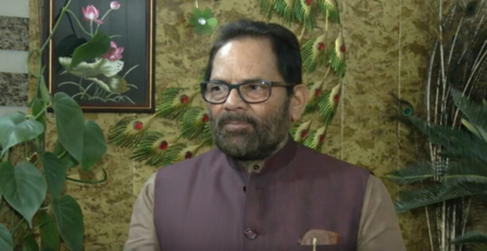 तथ्यहीन विरोध प्रदर्शन से माहौल बिगाड़ने की कोशिश स्वीकार नहीं: मुख्तार अब्बास नकवी