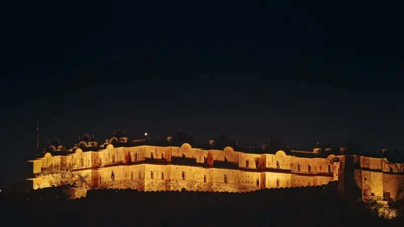 राजस्थान का वो किला जिसकी दीवारें हर रात रहस्यमयी ढंग से गिर जाती थीं, वीडियो में जानिए उस किले का डरावना इतिहास