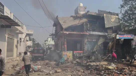 जयपुर में दिनदहाड़े पैसे छिनने की वारदात, सीसीटीवी फुटेज में देंखे दो बदमाश फरार