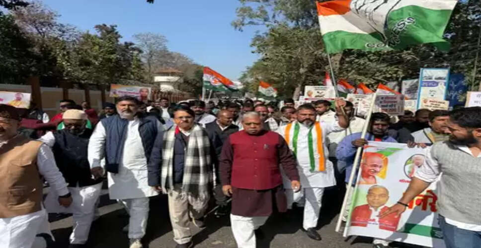 मनरेगा की जगह नए कानून के विरोध में कांग्रेस ने रांची में निकाला मार्च