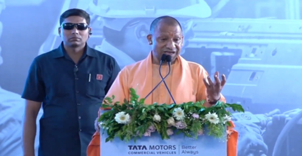 किसी भी स्थिति में बाहरी तत्वों को समूह या प्लांट के आंतरिक मामलों में हस्तक्षेप की अनुमति नहीं: सीएम योगी