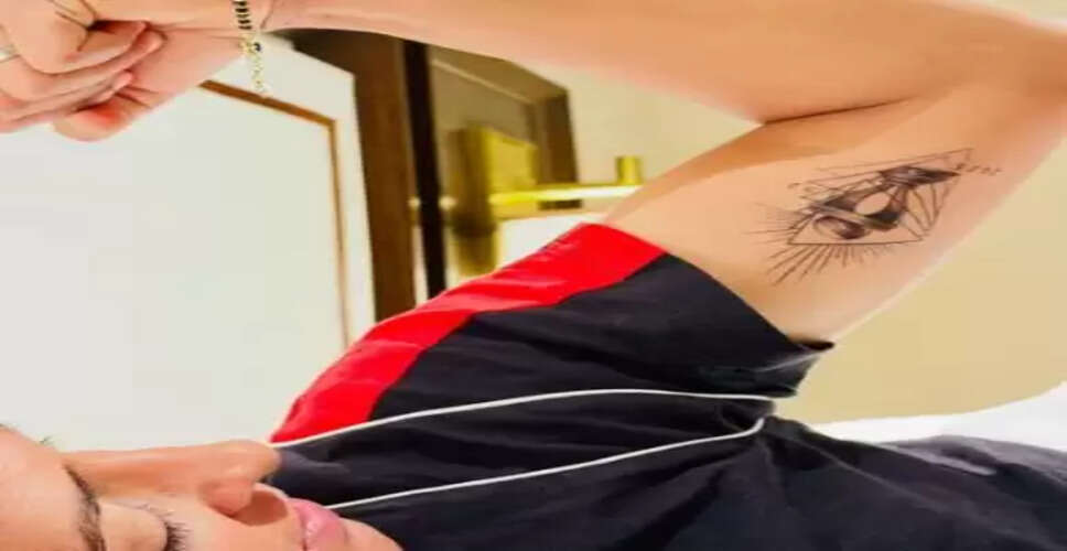 भारतीय कप्तान हरमनप्रीत कौर ने अपनी बांह पर बनवाई विश्व कप ट्रॉफी की 'टैटू'