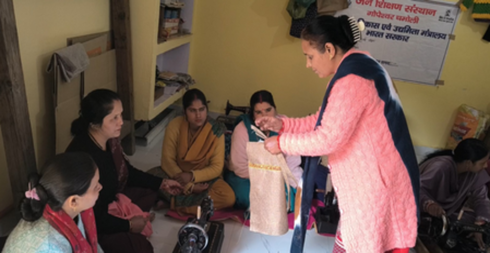 चमोली में महिलाओं को आत्मनिर्भर बनाने की पहल, कौशल प्रशिक्षण से मिल रहे रोजगार के नए अवसर