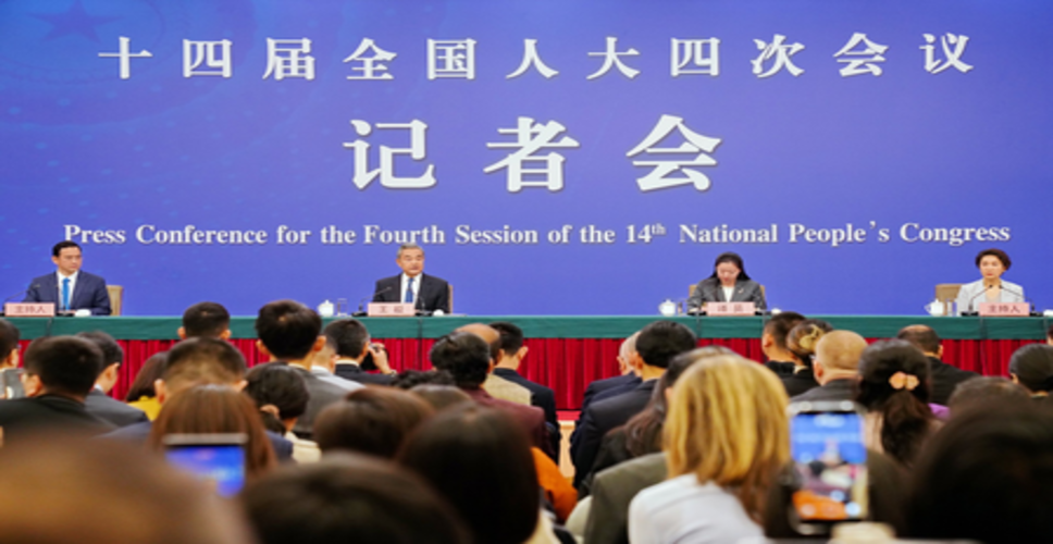 चीन और भारत को हस्तक्षेप खत्म करके एक-दूसरे की ओर बढ़ना चाहिए: वांग यी