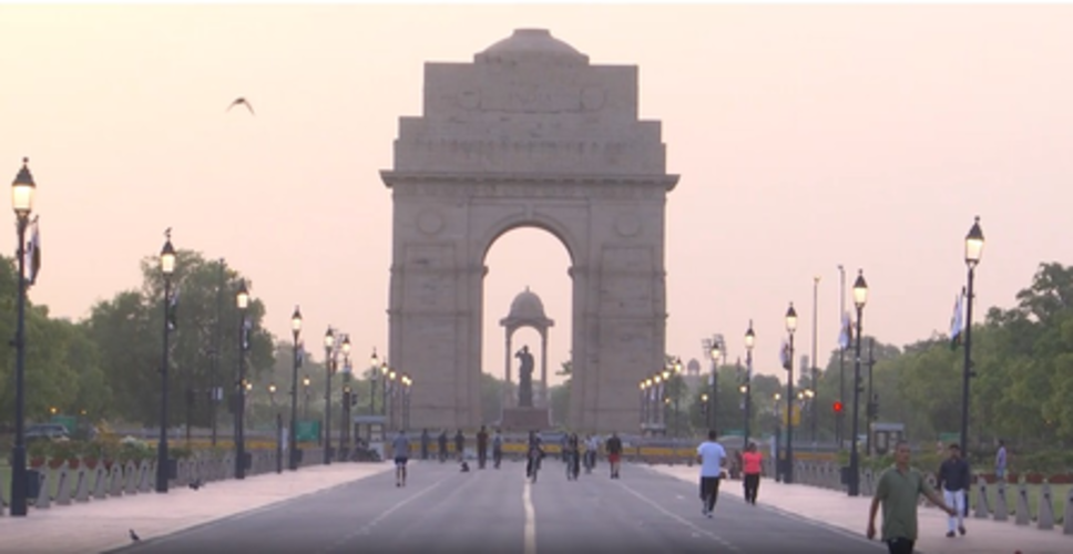 दिल्ली-एनसीआर में हीट वेव का ऑरेंज अलर्ट, 45 डिग्री के पार पहुंचा पारा, लोग बेहाल