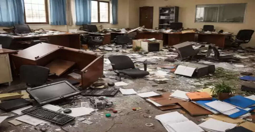 पश्चिम बंगाल: एसआईआर के विरोध में बीडीओ कार्यालय में तोड़फोड़, एफआईआर दर्ज