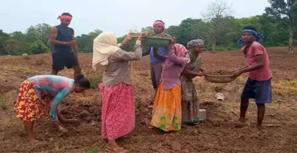 मुजफ्फरपुर: ई-केवाईसी में लापरवाही पर सख्त जिलाधिकारी, पहले दिन 5650 किसानों का निबंधन