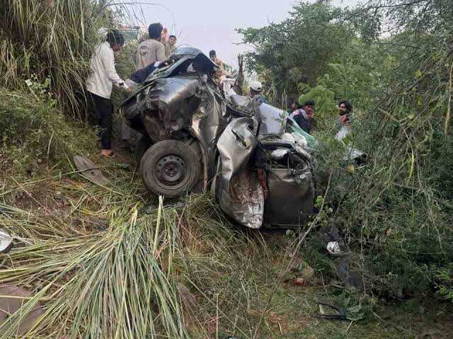 जयपुर में युवक का अपहरण कर 1 लाख रुपए लूटे, वीडियो में जाने बाइक को टक्कर मारकर गिराया; आंखों पर पट्टी बांधकर गाड़ी में डाला