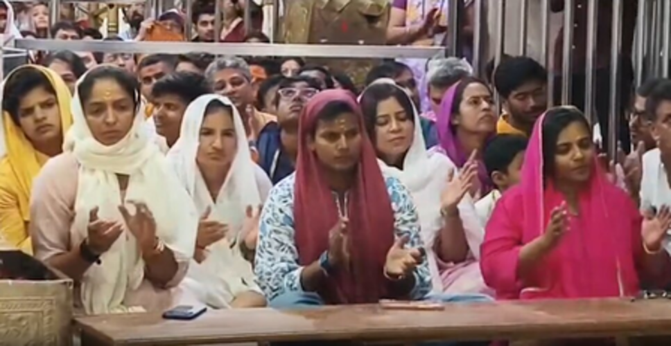 टी20 विश्व कप से पहले भारतीय महिला टीम ने लिया भगवान महाकाल का आशीर्वाद, भस्म आरती में शामिल हुईं खिलाड़ी