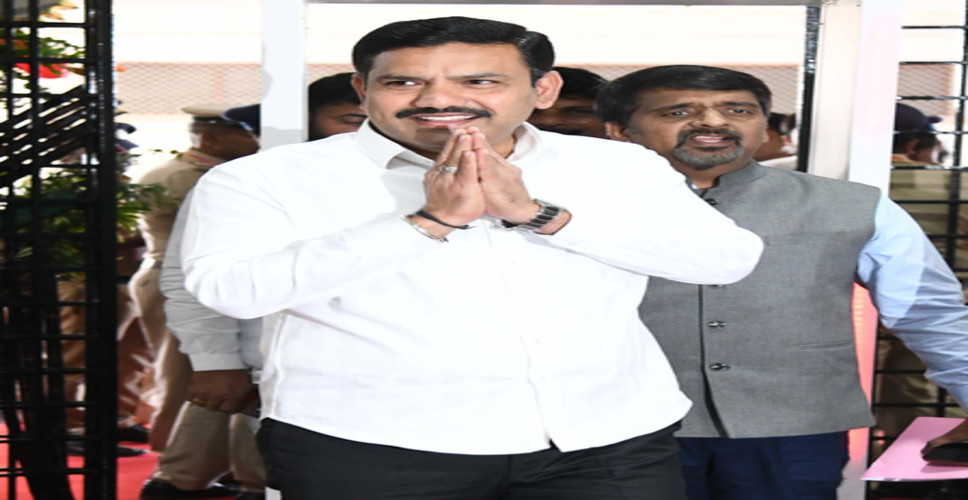 कांग्रेस में घमासान के बीच कर्नाटक में समय से पहले चुनाव तय: कर्नाटक भाजपा प्रमुख विजयेंद्र