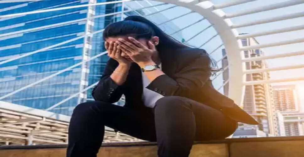 हार्मोन असंतुलन से डिप्रेशन : आयुर्वेद के आसान उपाय जो बदल देंगे आपका मूड