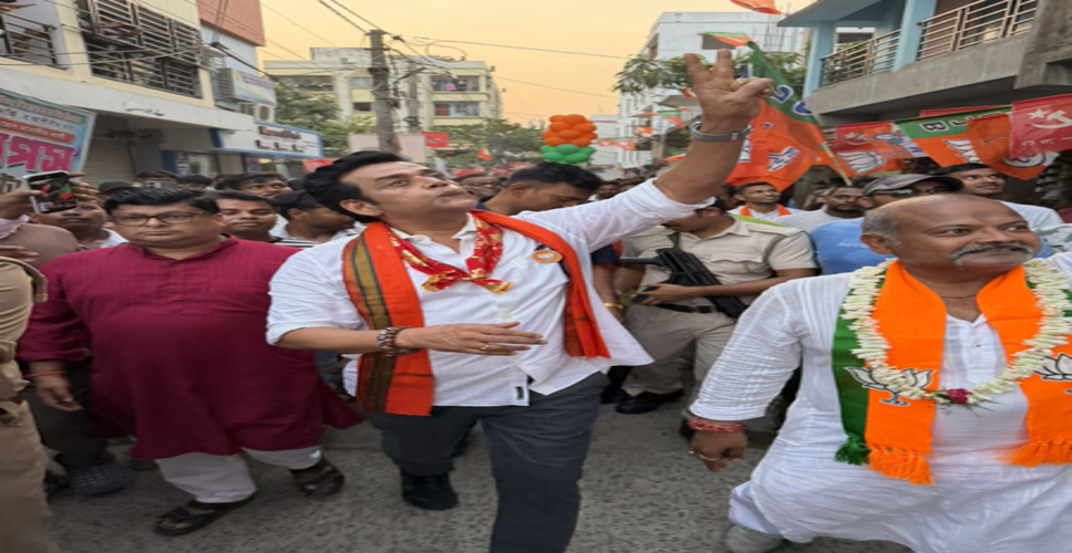 बंगाल को विकास की पटरी पर लाने के लिए भाजपा की सरकार बनानी ही पड़ेगी: रवि किशन
