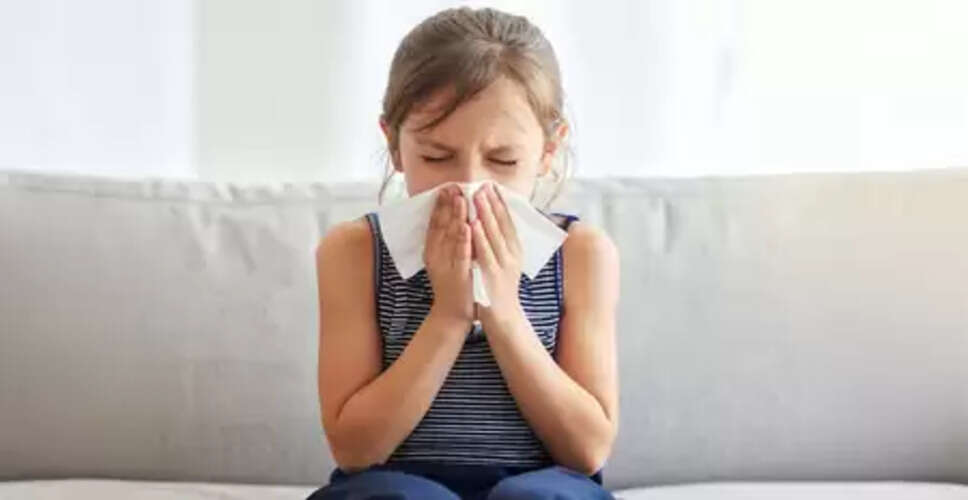 मौसम बदलते ही सर्दी-जुकाम से हैं परेशान, आयुर्वेदिक उपाय आएंगे काम