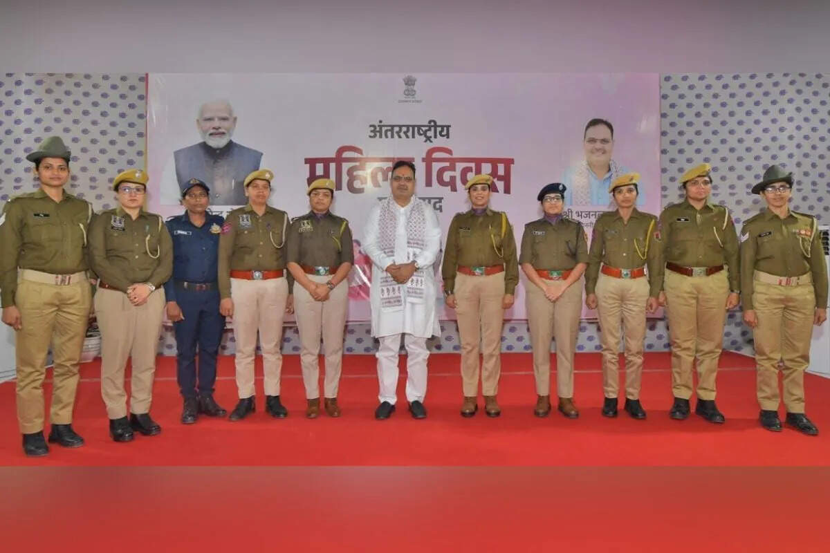 नवरात्रि पर राजस्थान पुलिस की मातृशक्ति का दमखम, महिला पुलिसकर्मियों ने पेश की मिसाल