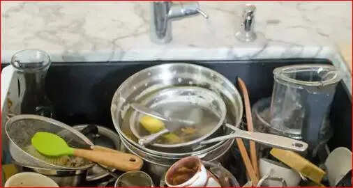 बस्ती में घरेलू विवाद: जूठे बर्तन को लेकर झगड़ा पहुंचा पुलिस तक