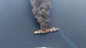 स्पेयर पार्ट्स से भरे कंटेनर में लगी आग, बड़ा नुकसान टला