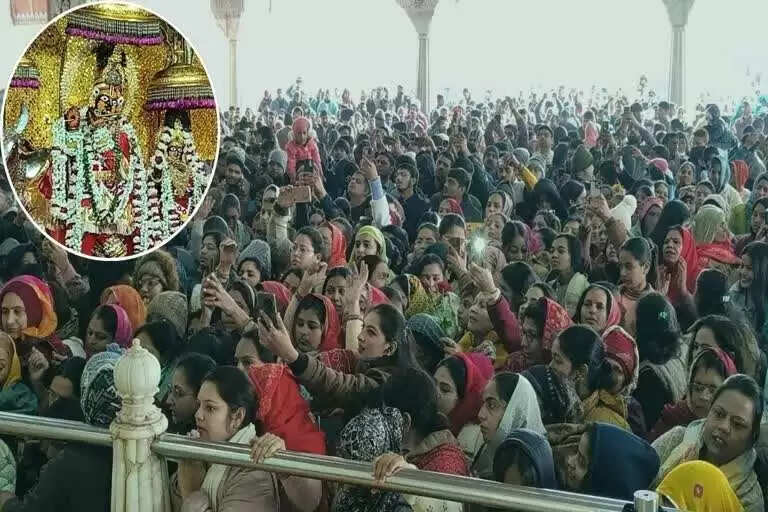 जयपुर में नए साल 2026 की शुरुआत श्रद्धा और आस्था के साथ, ठाकुर गोविंद देवजी मंदिर में उमड़े श्रद्धालु