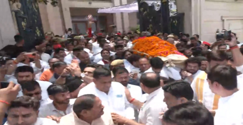 प्रतीक यादव के निधन से परिवार और यूपी की राजनीति में शोक का माहौल, अंतिम विदाई देने उमड़ा जनसैलाब