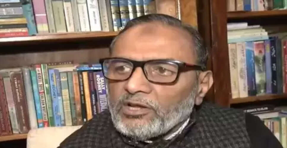 बांग्लादेश के मामले में शेख हसीना को बोलने का हक नहीं: कासिम रसूल इलियास