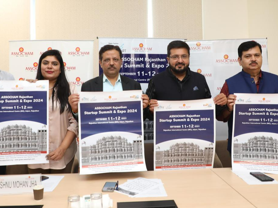 जयपुर के रूफटॉप बार पर पुलिस का छापा, फुटेज में देंखे अवैध हुक्का बार से 21 हुक्के बरामद; मैनेजर समेत 10 गिरफ्तार